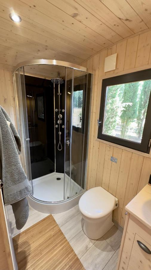 Superbe Roulotte De Charme Otel Bagnols-en-Forêt Dış mekan fotoğraf